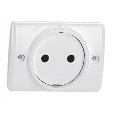Prise à encastrer pour plinthe - 2P - 16 A - 250 V~ - blanc