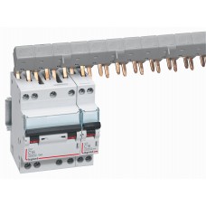 Disjoncteur DX³ 6000 -vis/vis- 4P- 400V~-16A-10kA-courbeC-départ-peigne HX³ opti 4P Legrand