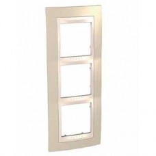 Plaque de finition 3 postes horiz. 71mm 6M 