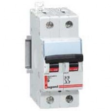 Disjoncteur DX3 10000 - vis/vis - courant continu - 32A - courbe C - protect départ